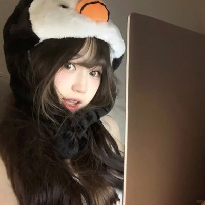 穿风信子蓝的少女
